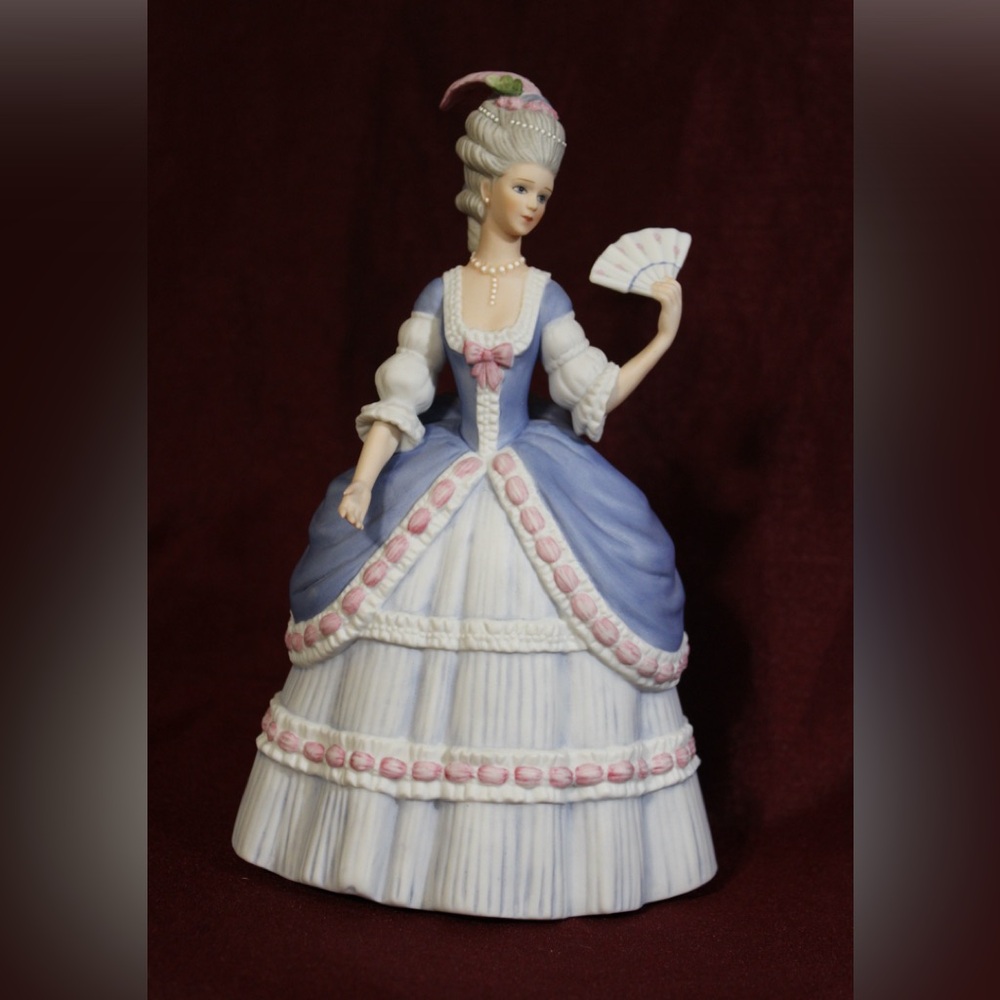 Lenox Governor's Garden Party Fine Porcelain Figurine Beautiful Lady